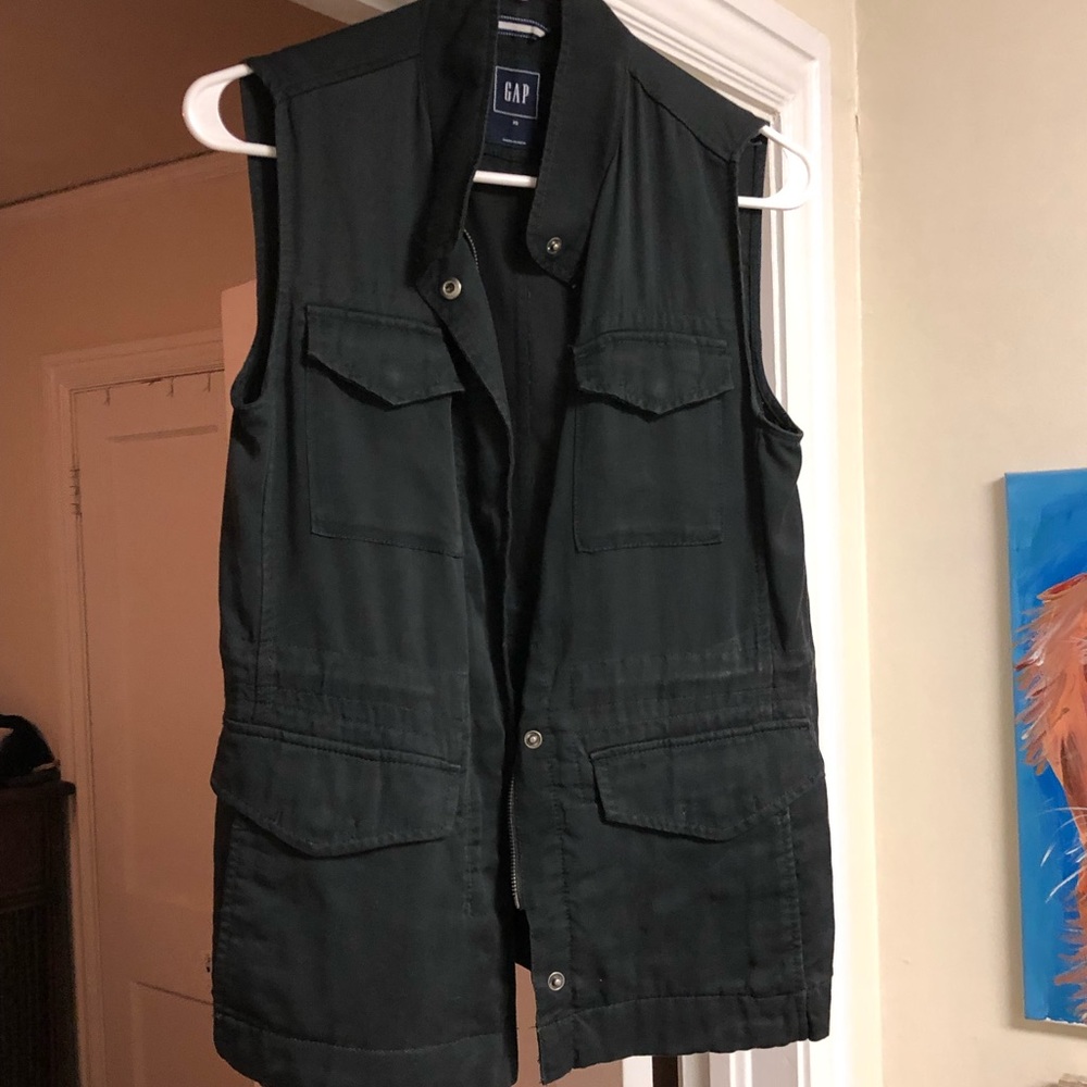 NWOT Gap black vest blouse